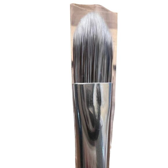 NEW Sephora 45 Pro Precision Concealer Brush - Picture 7 of 9